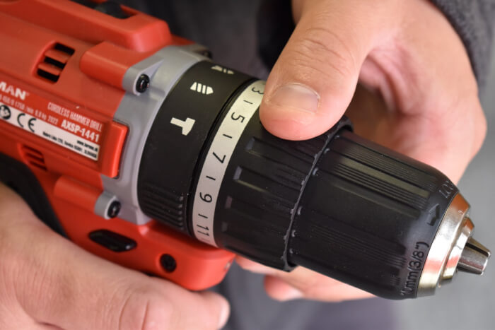 AKCIA! Aku vŕtací skrutkovač HERMAN AXSP-1441 | 14,4 V Komplet | 2x Sada vrtákov ZADARMO