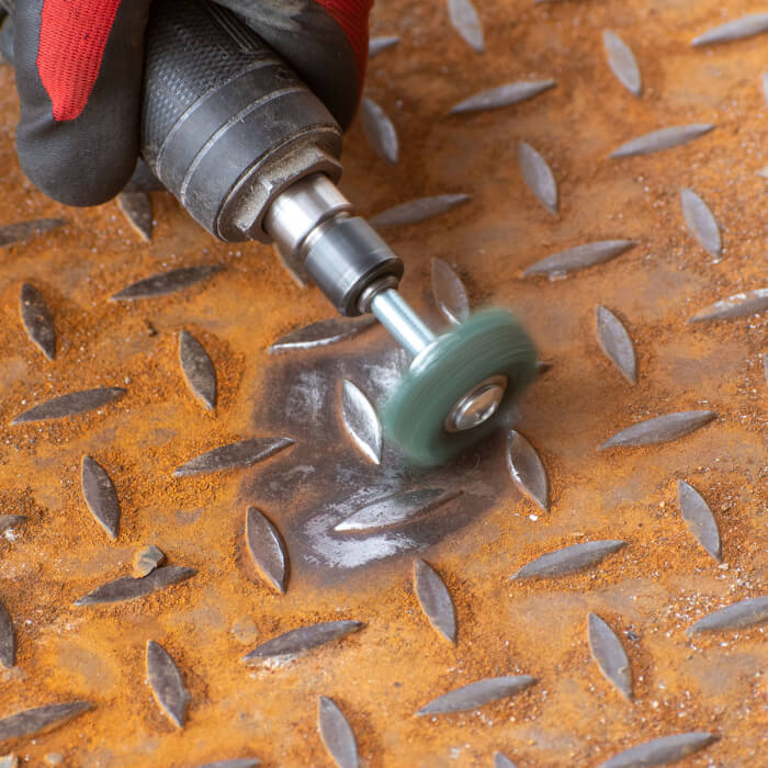 Čistiaci kotúč na stopke HERMAN FWK-20/S Dragon Green Brúsivo: STRIP-IT + corundum